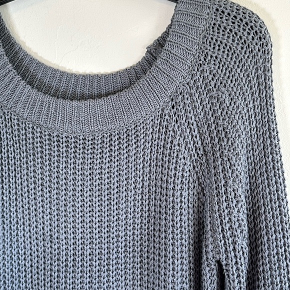 She + Sky Cozy Gray Knit Scoop Neck Sweater with Bell Sleeves Sz M - Picture 3 of 8